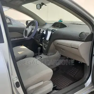 Toyota Belta 2009 Silver