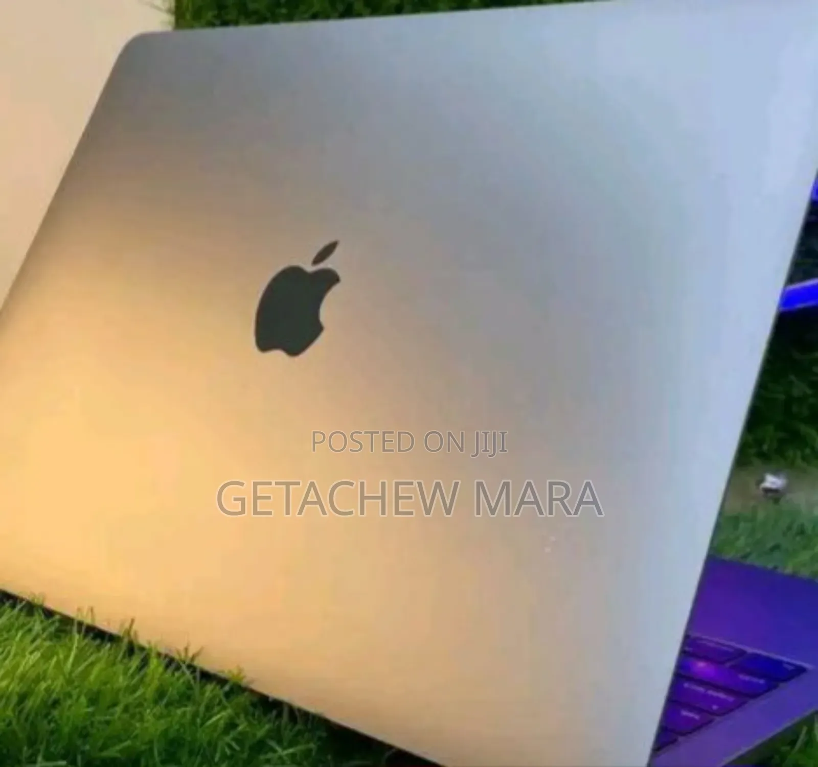 New Laptop Apple MacBook 2020 8GB Intel SSD 256GB
