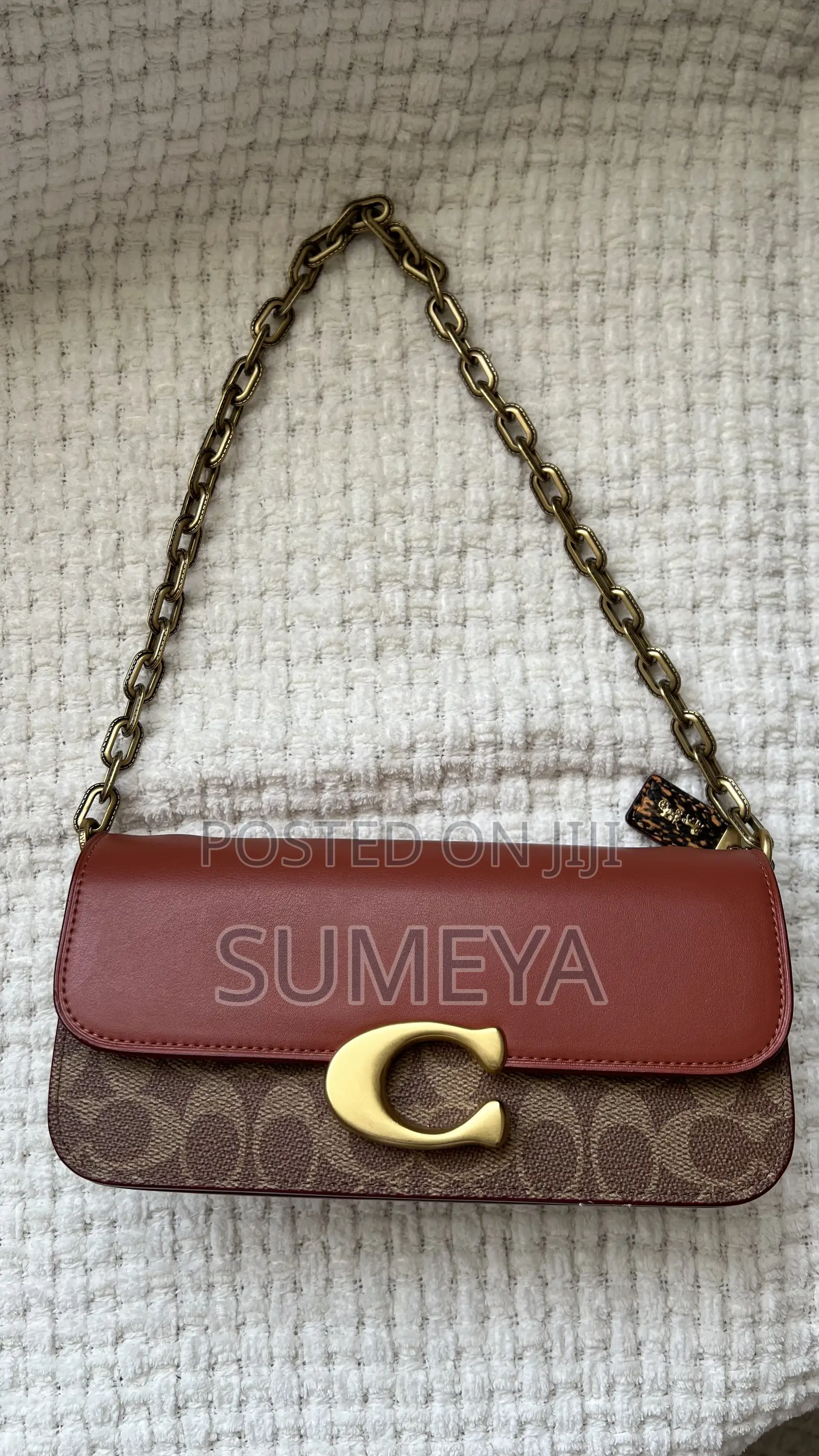 Coach Crossbody Bag – Elegant Stylish