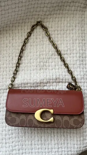 Coach Crossbody Bag – Elegant Stylish