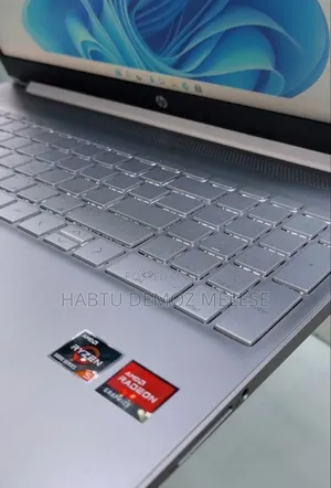 New Laptop HP Stream Notebook 8GB AMD Ryzen 5 SSD 512GB
