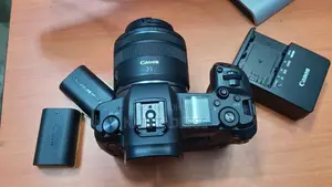 Canon Eos R With Canon Rf 35mm Lens