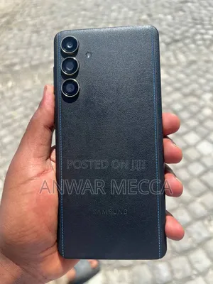 Samsung Galaxy F55 256 GB Black