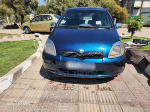 Toyota Vitz 2000 Blue