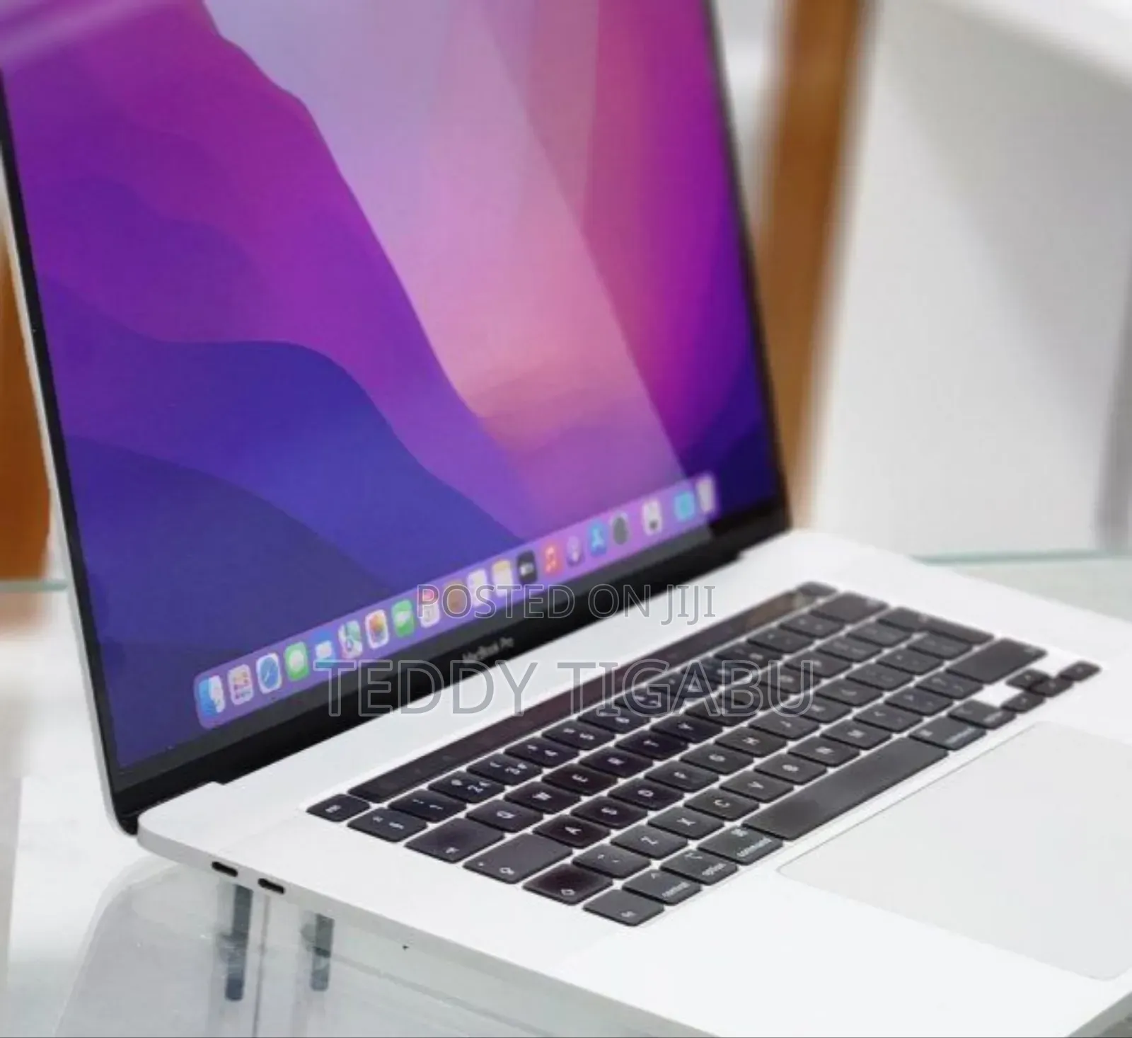 New Laptop Apple MacBook Pro 2019 16GB Intel Core I7 SSD 512GB