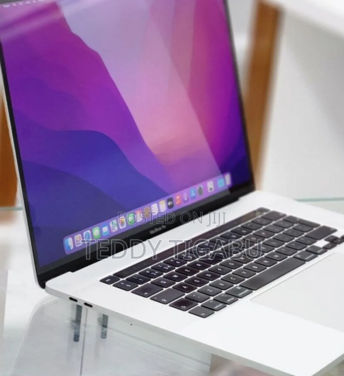 New Laptop Apple MacBook Pro 2019 16GB Intel Core I7 SSD 512GB