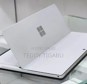 New Laptop Microsoft Surface 8GB Intel Core I7 SSD 256GB