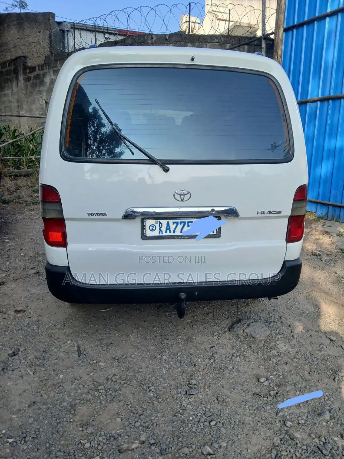 Toyota HiAce 2011 White