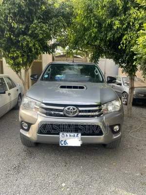 Toyota Hilux Revo Double Cab Deisel 2.4 RWD 2017 Silver