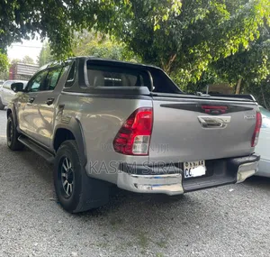 Toyota Hilux Revo Double Cab Deisel 2.4 RWD 2017 Silver