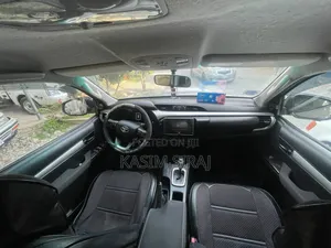 Toyota Hilux Revo Double Cab Deisel 2.4 RWD 2017 Silver