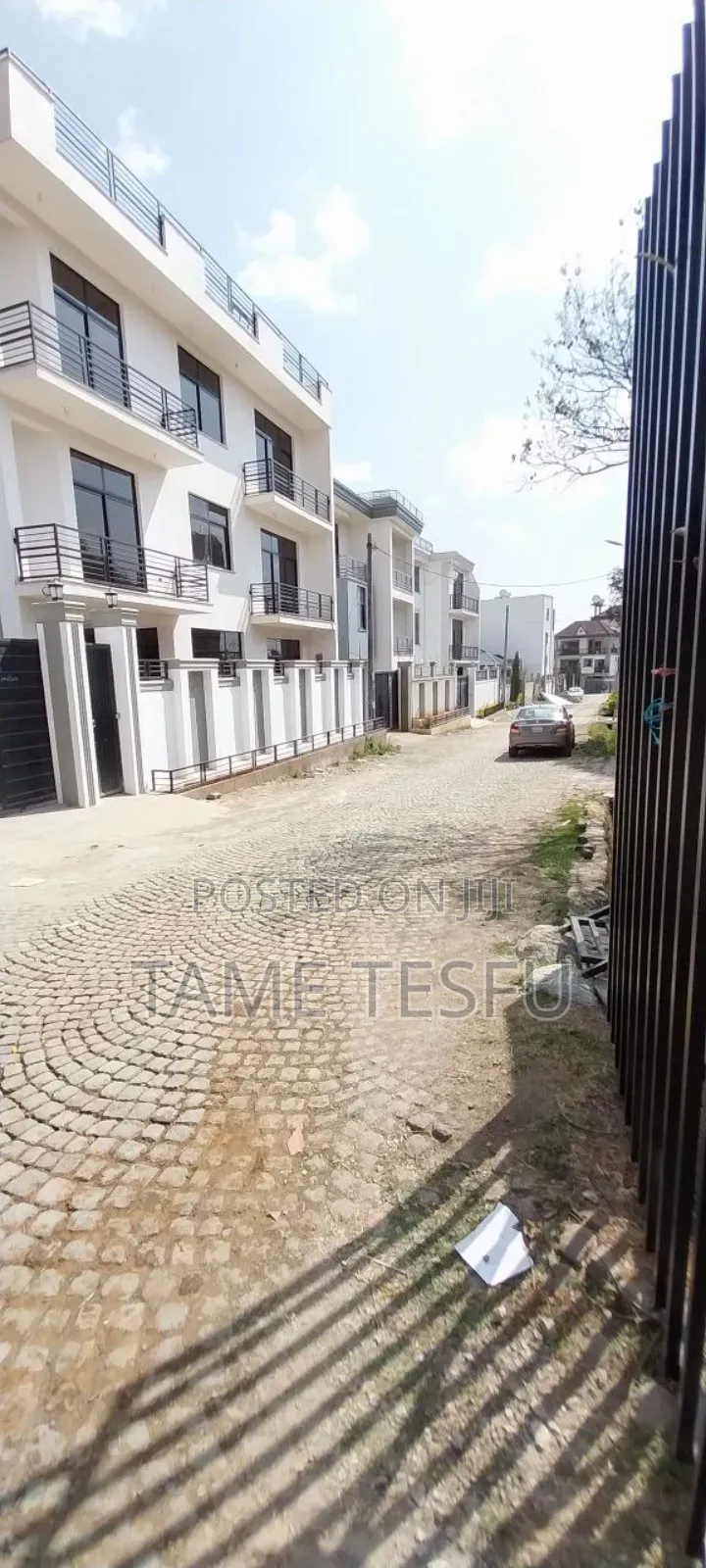 2bdrm House in Cmc, Yeka for sale