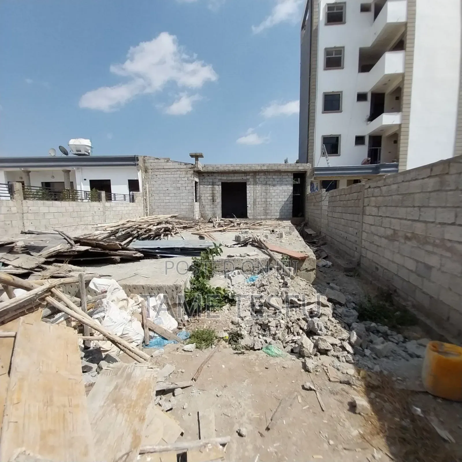 2bdrm House in Cmc, Yeka for sale