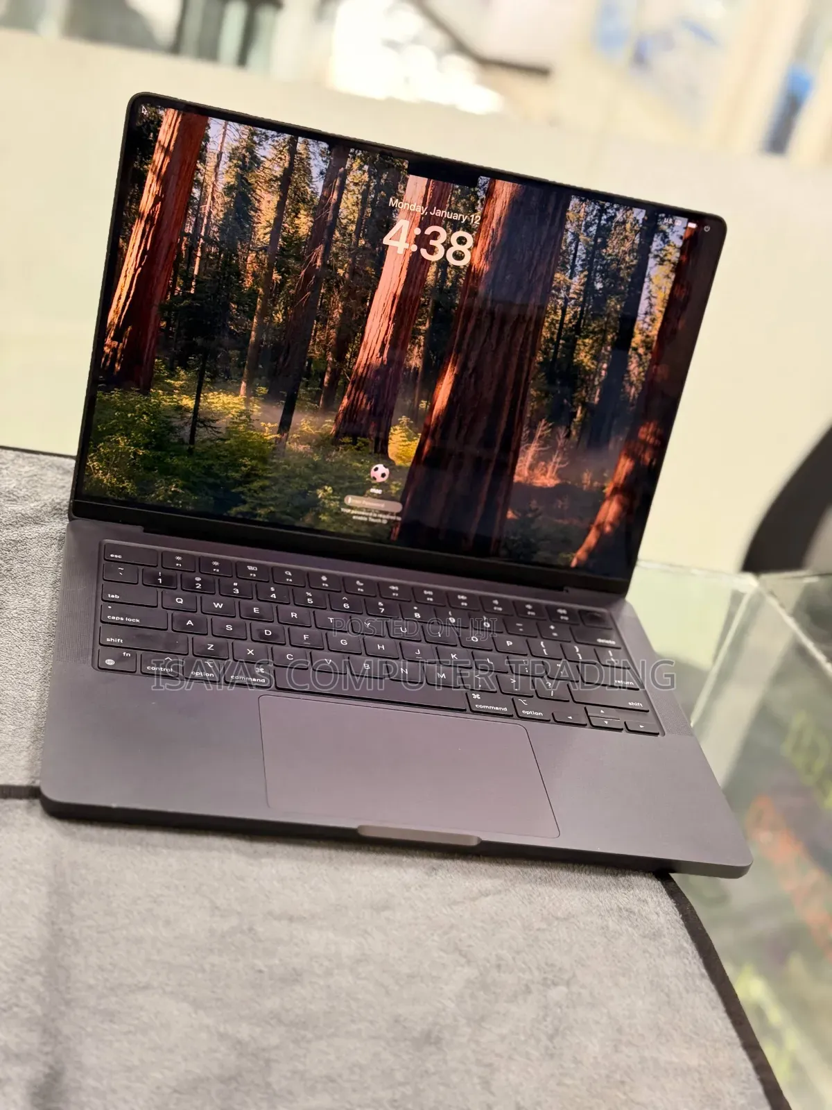 New Laptop Apple Macbook Pro 2025 M5 14-inch 16GB SSD 512GB