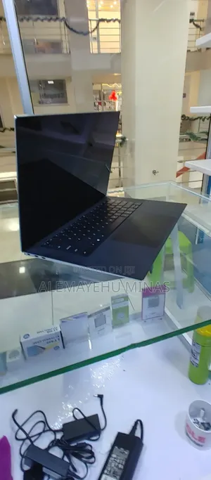 New Laptop Dell XPS 15 16GB Intel Core I7 SSD 512GB