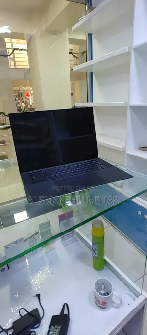 New Laptop Dell XPS 15 16GB Intel Core I7 SSD 512GB