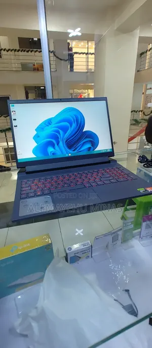 New Laptop Dell G15 5511 16GB AMD Ryzen 7 SSD 512GB