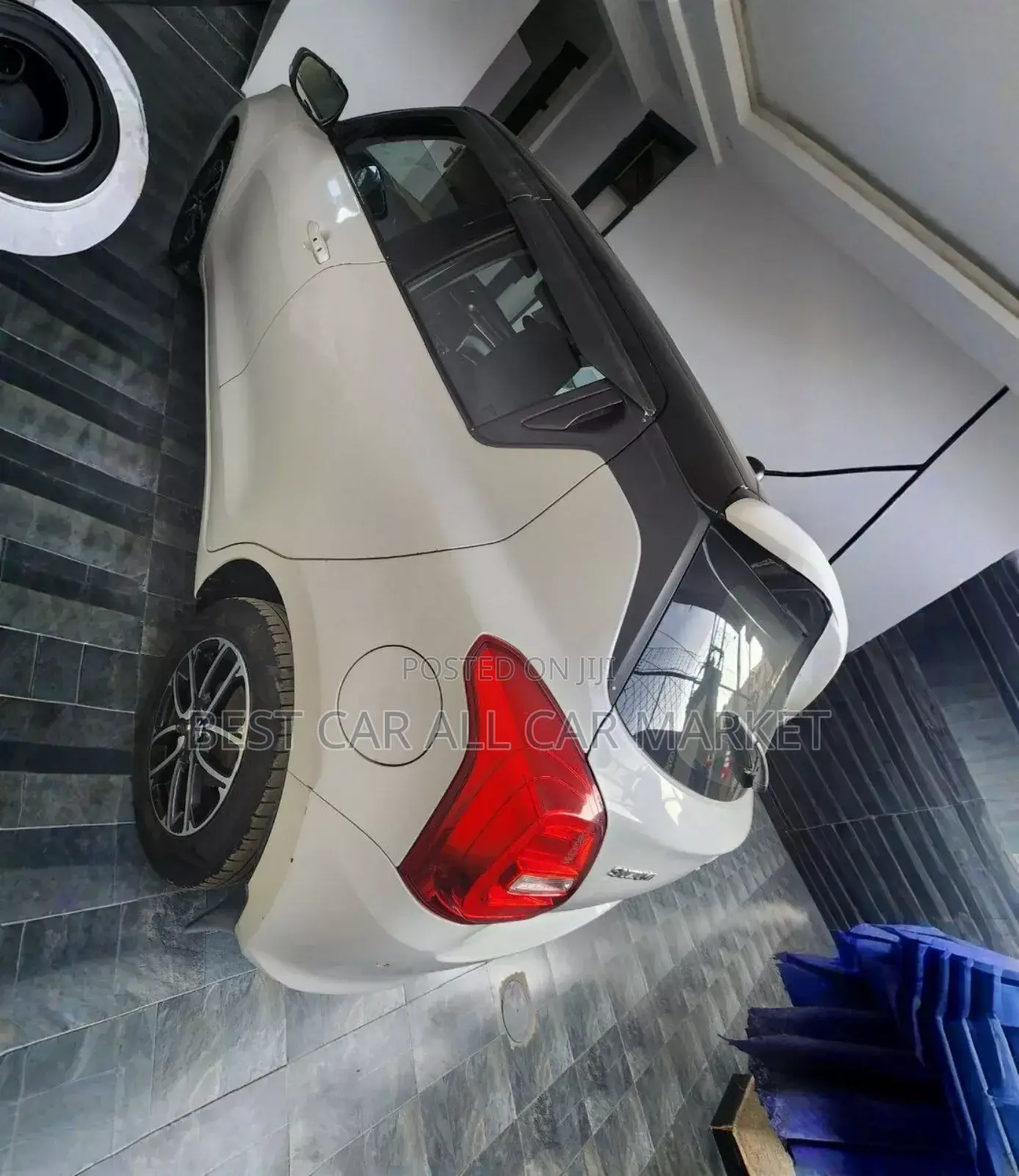 Suzuki Swift 2022 White