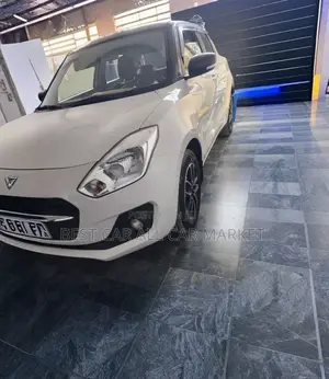 Suzuki Swift 2022 White
