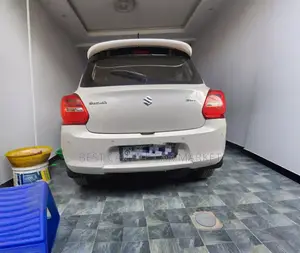 Suzuki Swift 2022 White