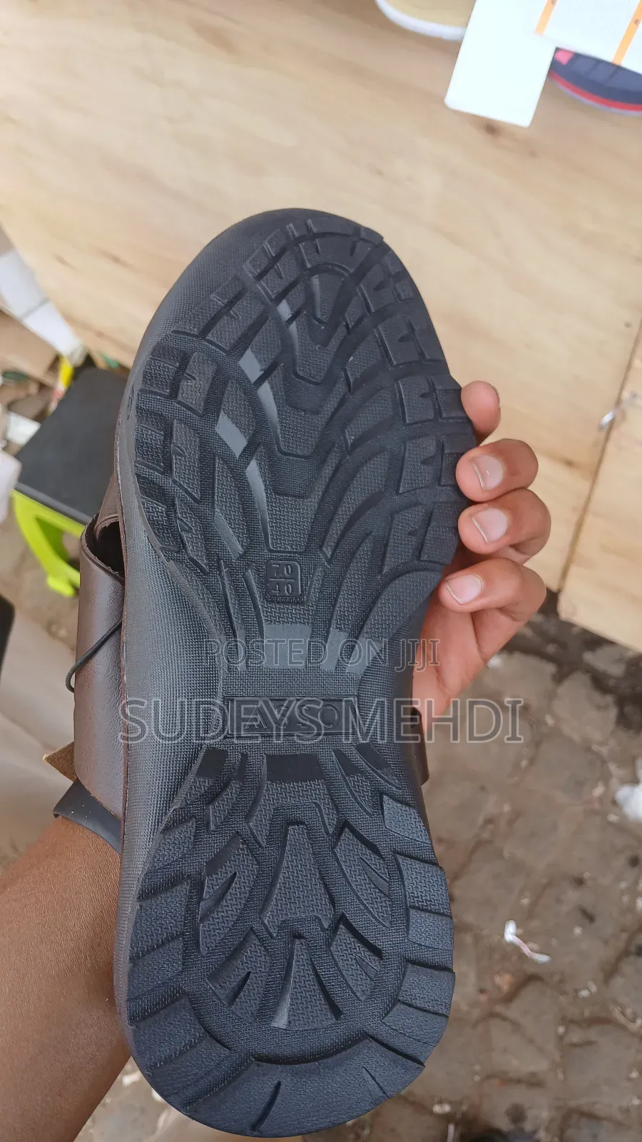 ሸበጥ , ነጠላ Chama Shoes