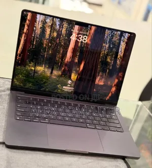 New Laptop Apple MacBook Pro 2024 M4 14-Inch 16GB Apple M4 SSD 512GB