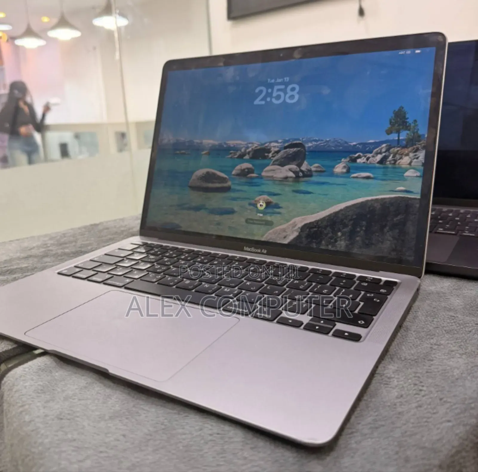 New Laptop Apple MacBook Air 2020 M1 8GB Apple M1 SSD 256GB