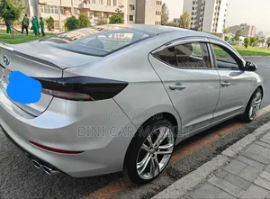 Hyundai Elantra 2016 Silver