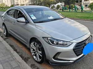 Hyundai Elantra 2016 Silver