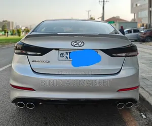 Hyundai Elantra 2016 Silver