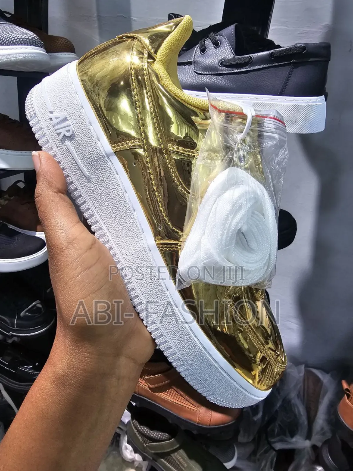 Nike Air Force Gold