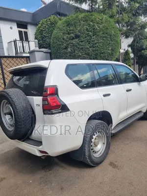 Toyota Land Cruiser 2018 White