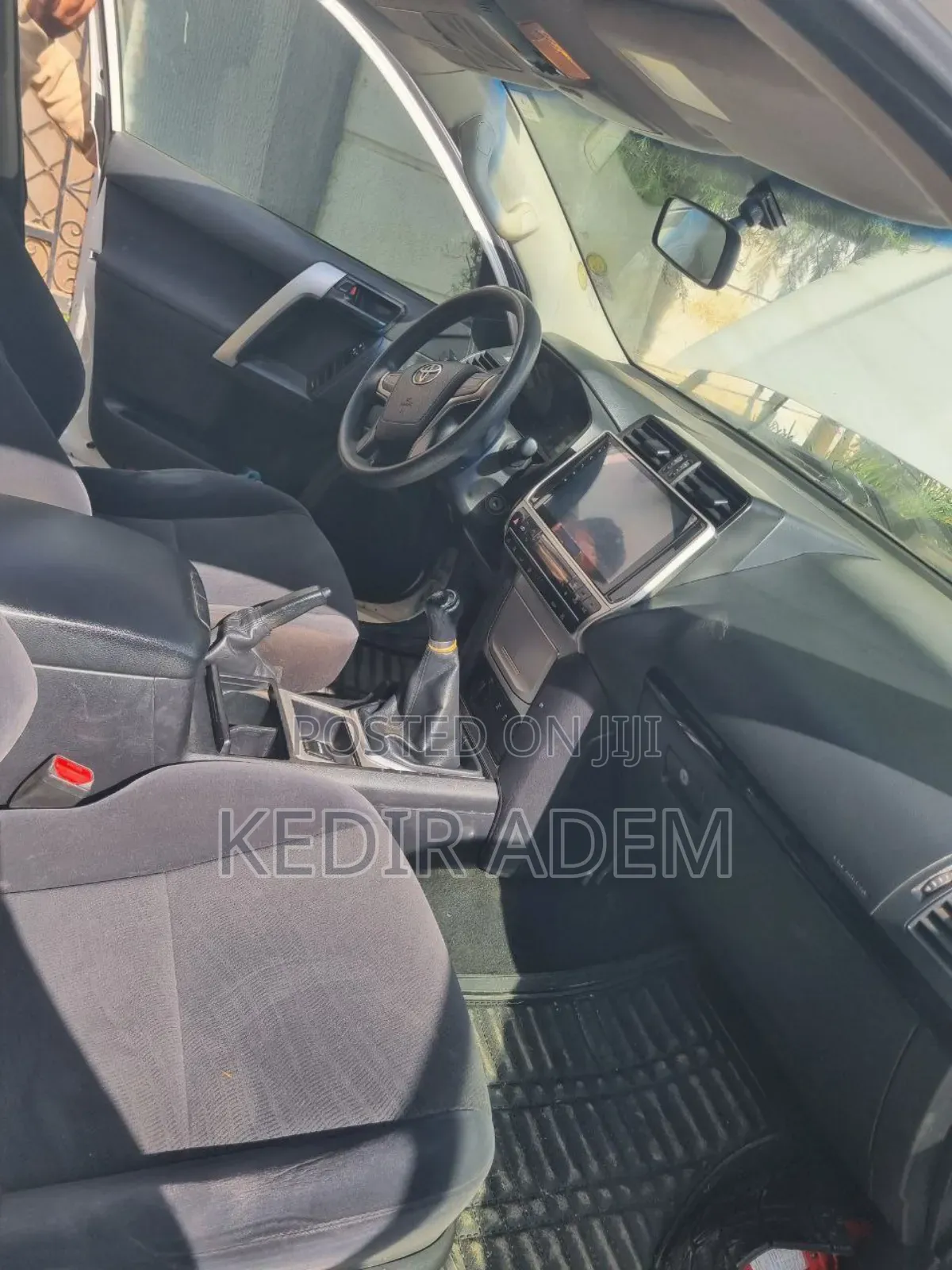 Toyota Land Cruiser 2018 White