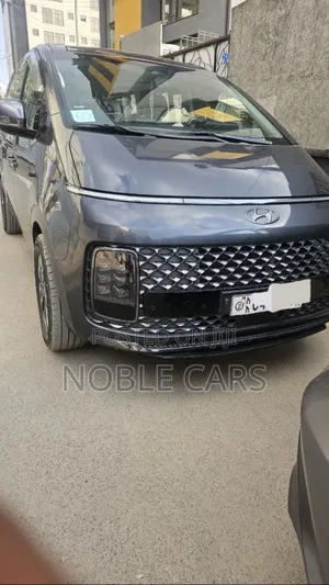 Hyundai Staria 2022 Gray
