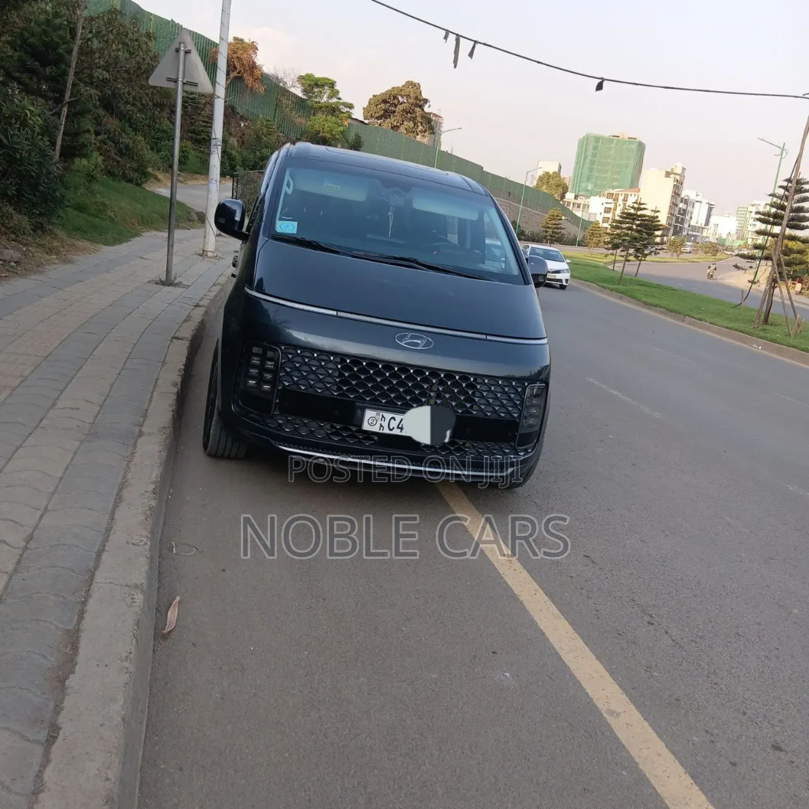 Hyundai Staria 2022 Gray