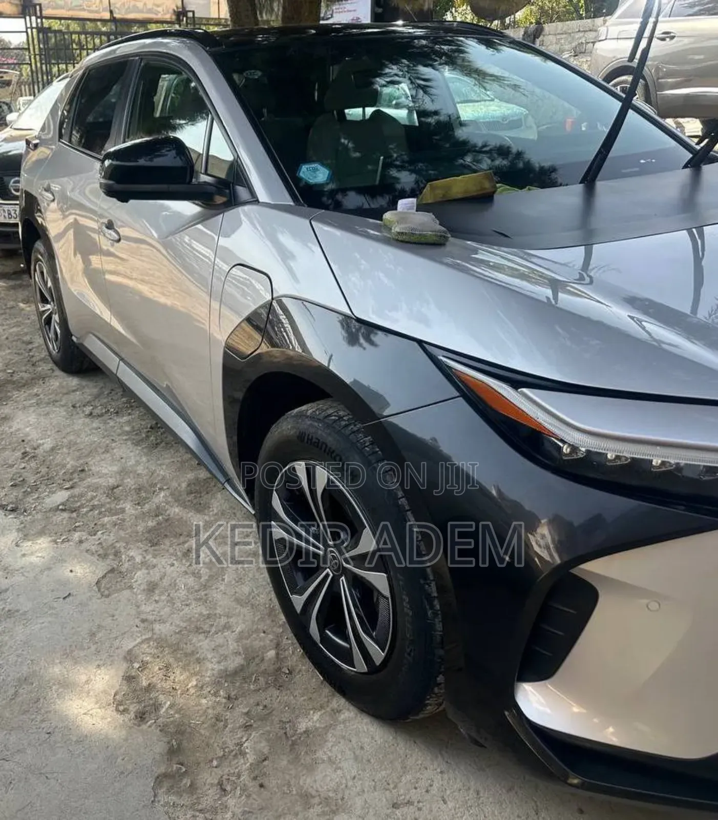 Toyota bZ4X 2023 Silver