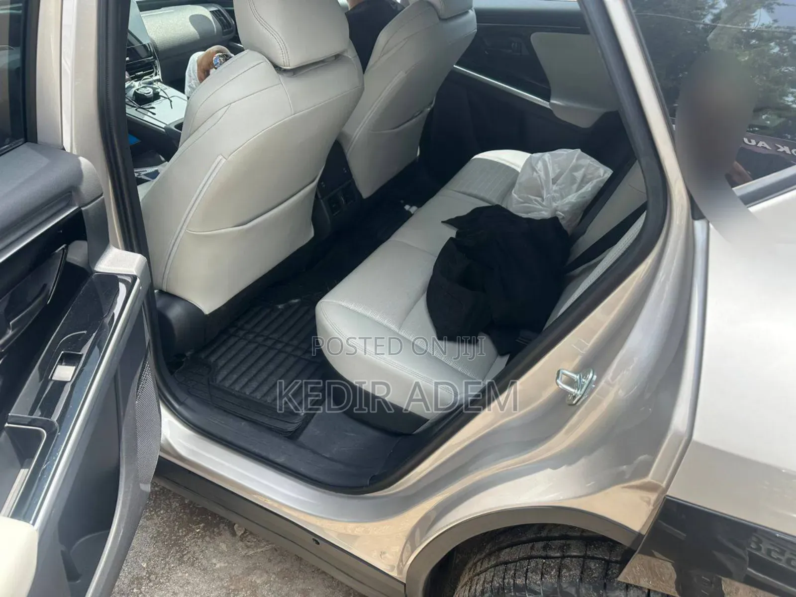 Toyota bZ4X 2023 Silver