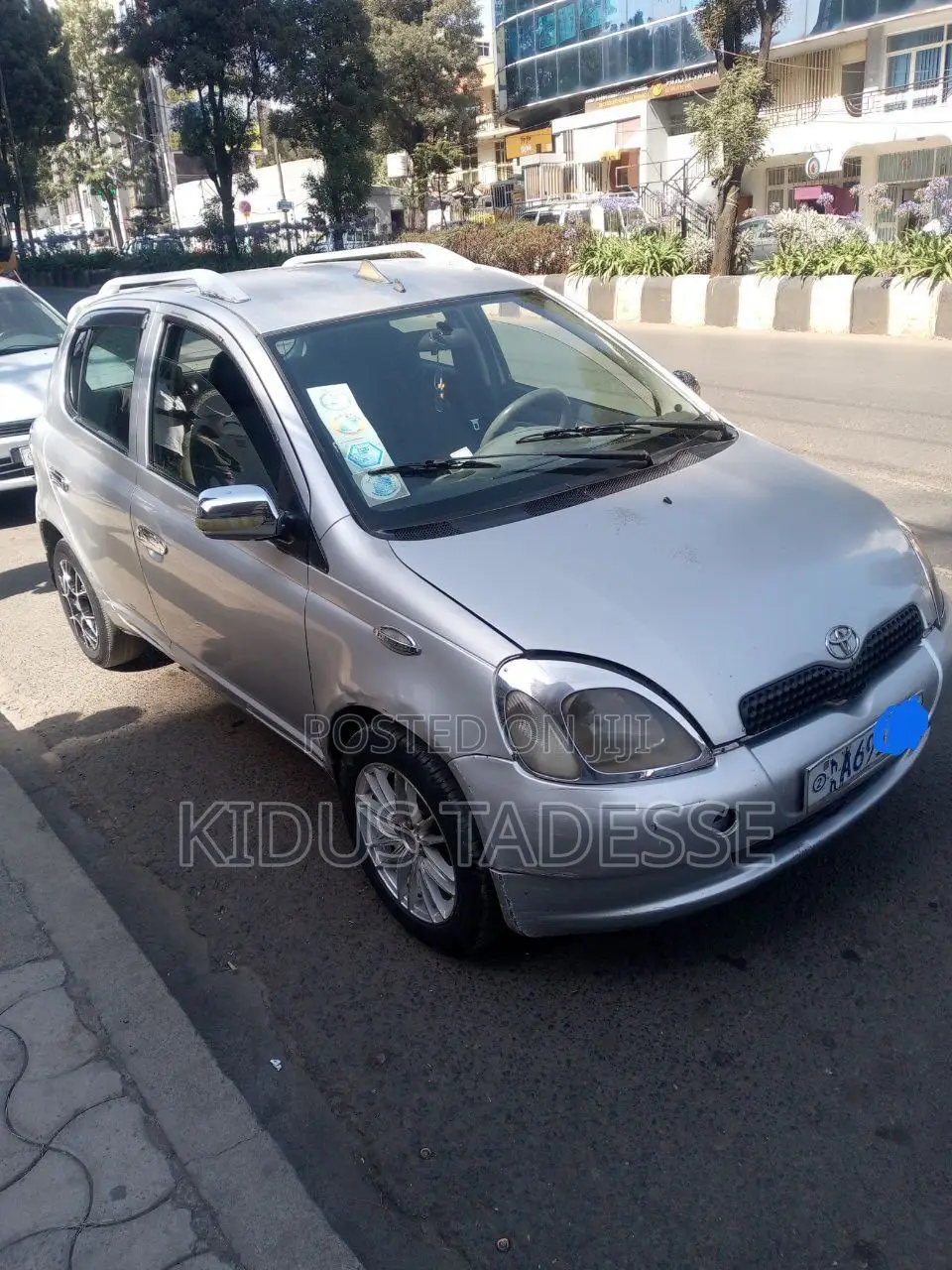 Toyota Vitz 2001 Silver