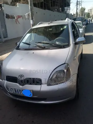 Toyota Vitz 2001 Silver