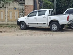 Toyota Hilux 2010 for Rent