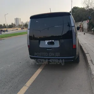 Hyundai Staria 2.2D AWD 2023 Black