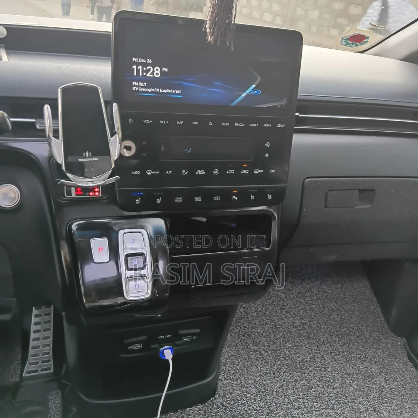 Hyundai Staria 2.2D AWD 2023 Black