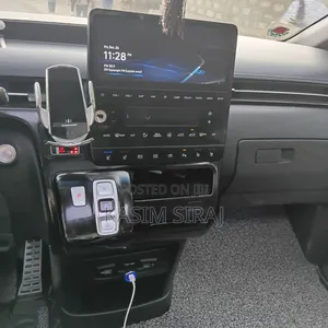 Hyundai Staria 2.2D AWD 2023 Black