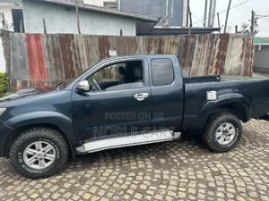 Toyota Hilux 2012 Matt Black