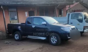 Toyota Hilux 2012 Matt Black
