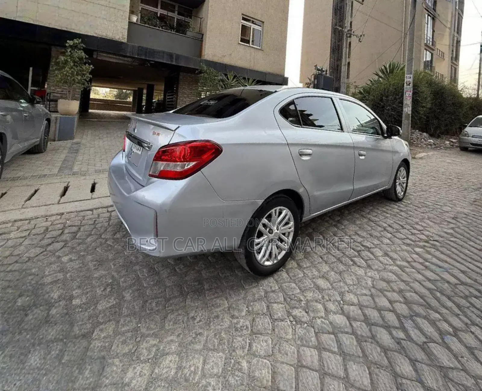 Mitsubishi Attrage 2021 Silver