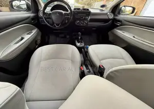 Mitsubishi Attrage 2021 Silver