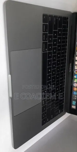 New Laptop Apple MacBook Pro 2017 8GB Intel Core I5 SSD 256GB