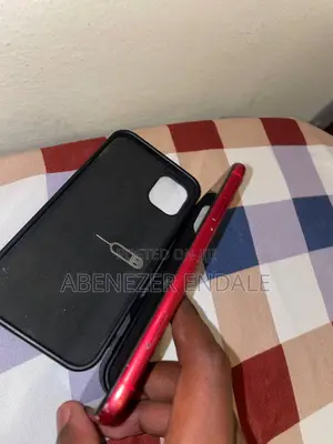 Apple iPhone 11 64 GB Red