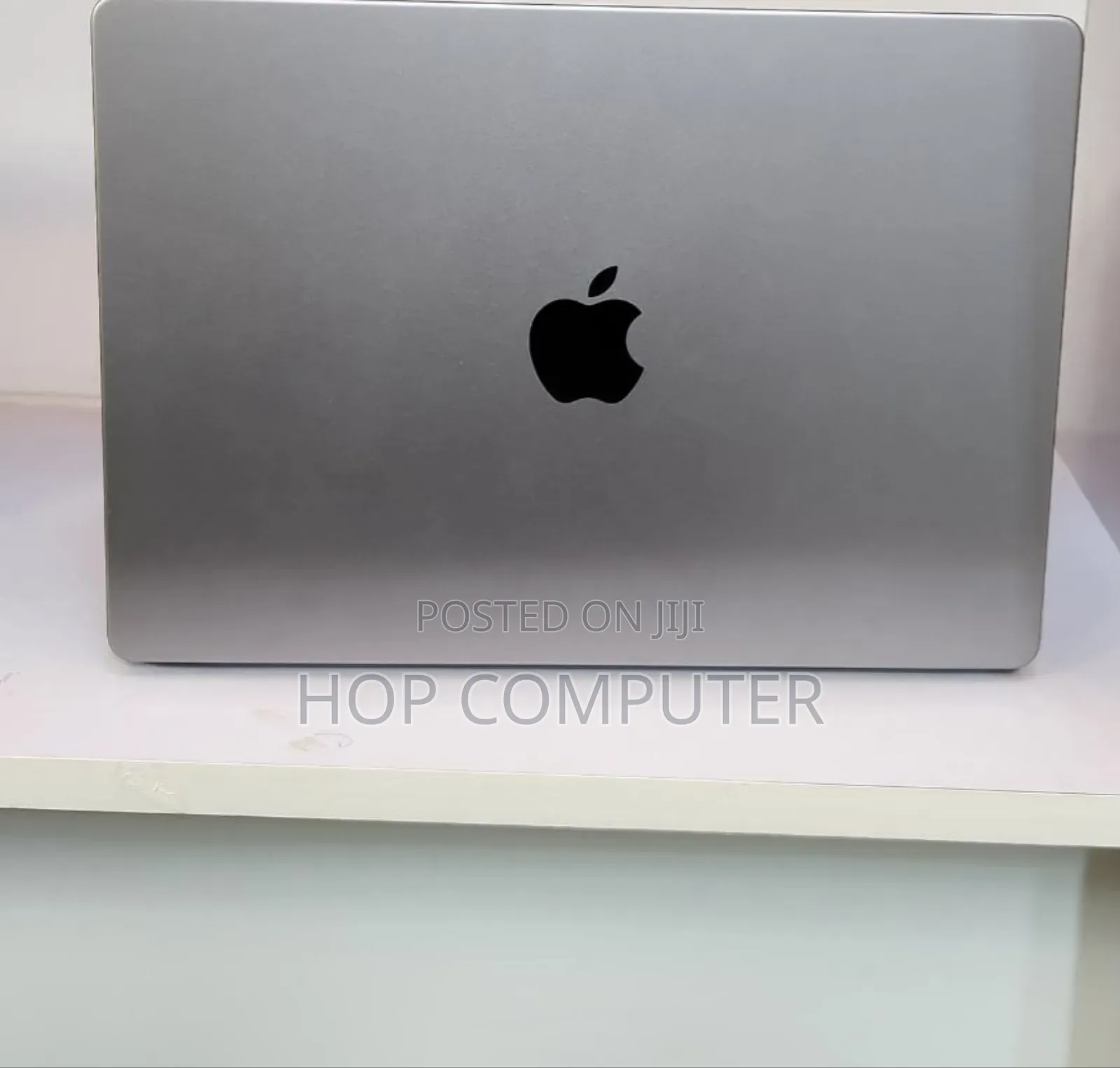 New Laptop Apple MacBook Pro M1 16GB Apple M1 Pro SSD 512GB